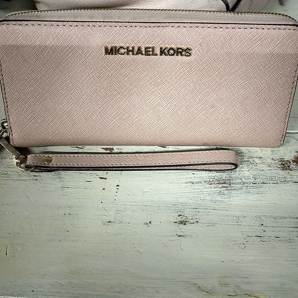 Michael Kors blush wallet/wristlet